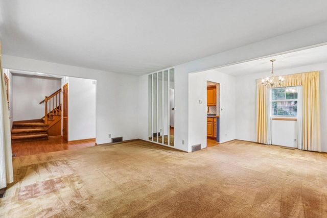 W173N8514 Robert AVENUE, Menomonee Falls, WI 53051