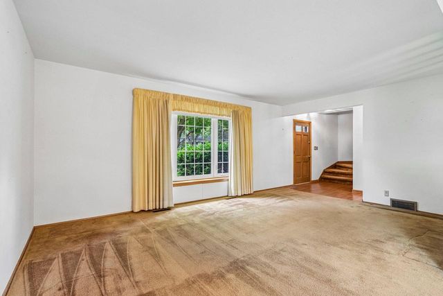 W173N8514 Robert AVENUE, Menomonee Falls, WI 53051