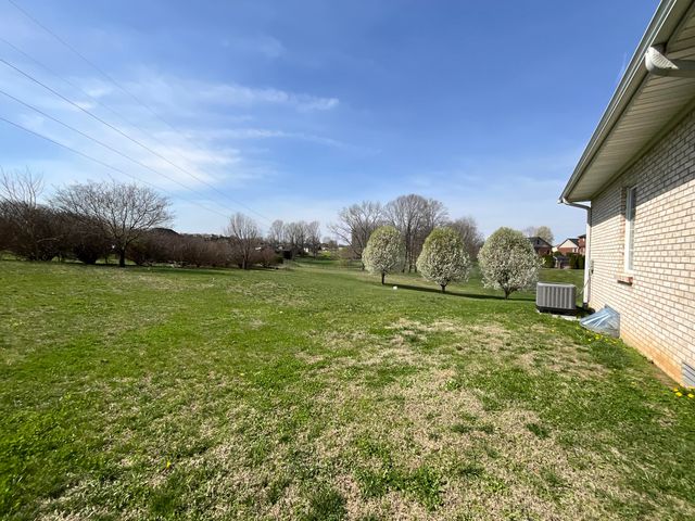415 Splendor View Drive, Somerset, KY 42503