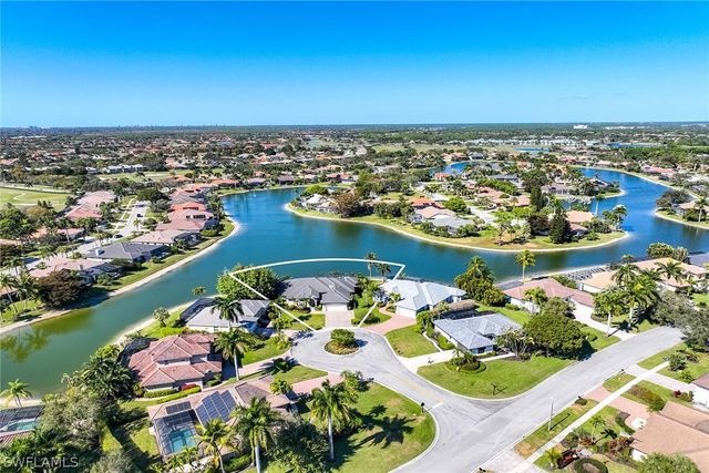 8985 Star Tulip CT, Naples, FL 34113