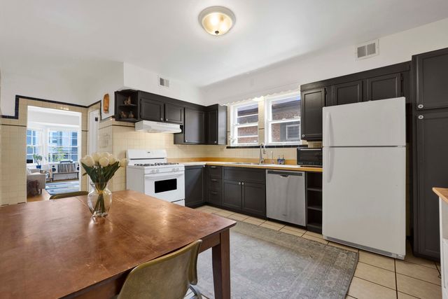 2640 N Hamlin Avenue, Chicago, IL 60647