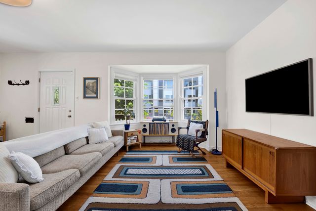 2640 N Hamlin Avenue, Chicago, IL 60647