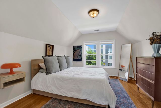2640 N Hamlin Avenue, Chicago, IL 60647