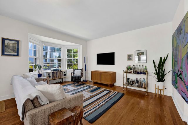 2640 N Hamlin Avenue, Chicago, IL 60647