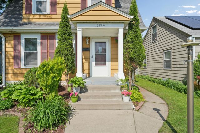 5744 26th Avenue S, Minneapolis, MN 55417