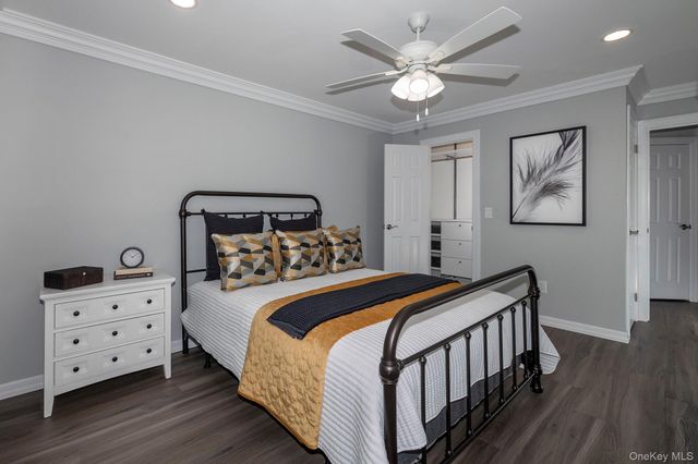 310 Saddle Rock Road 310, Holbrook, NY 11741