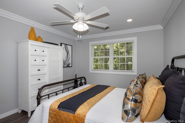 310 Saddle Rock Road 310, Holbrook, NY 11741