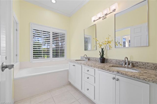 1958 Dory CT, Naples, FL 34109
