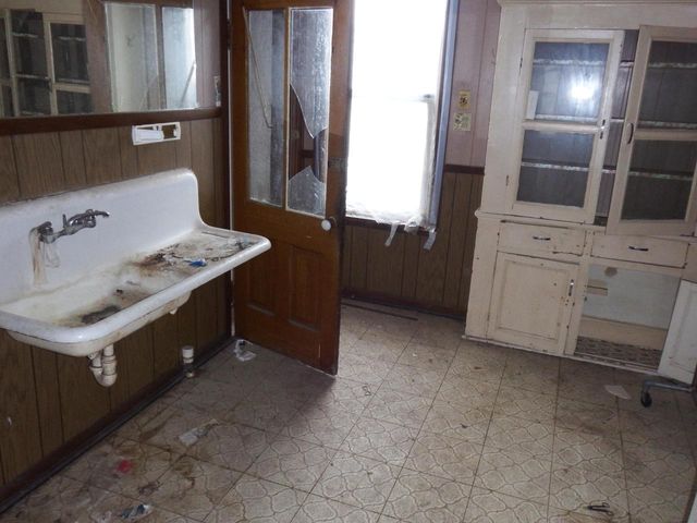 2556 N Humboldt BOULEVARD, Milwaukee, WI 53212