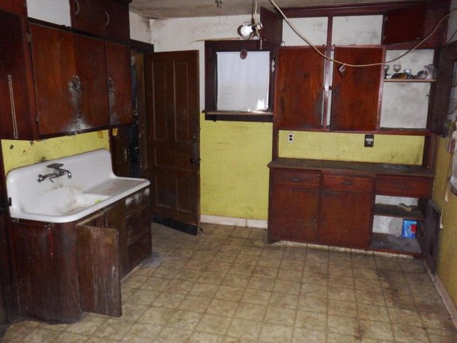 2556 N Humboldt BOULEVARD, Milwaukee, WI 53212