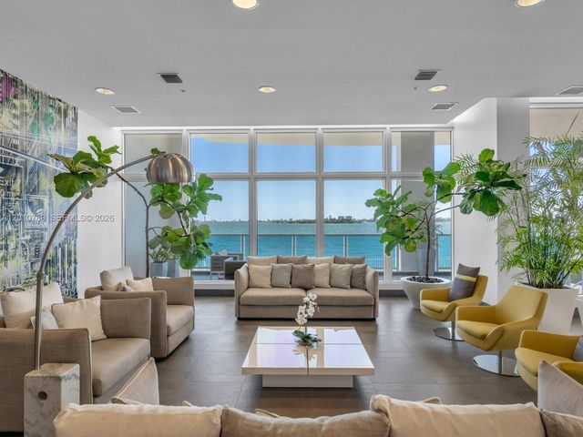 725 NE 22nd St 16A, Miami, FL 33137