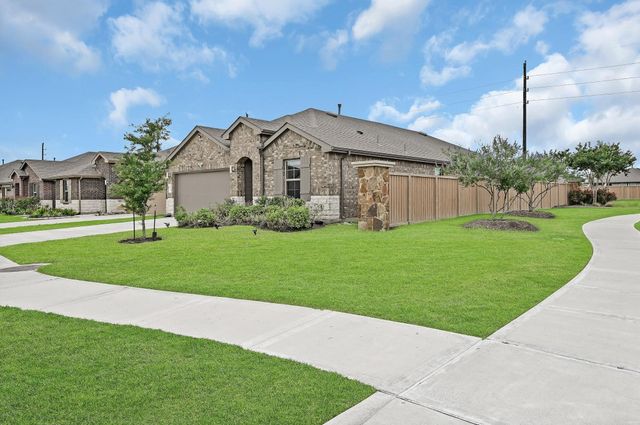 7502 Highland Chase Drive, Richmond, TX 77407