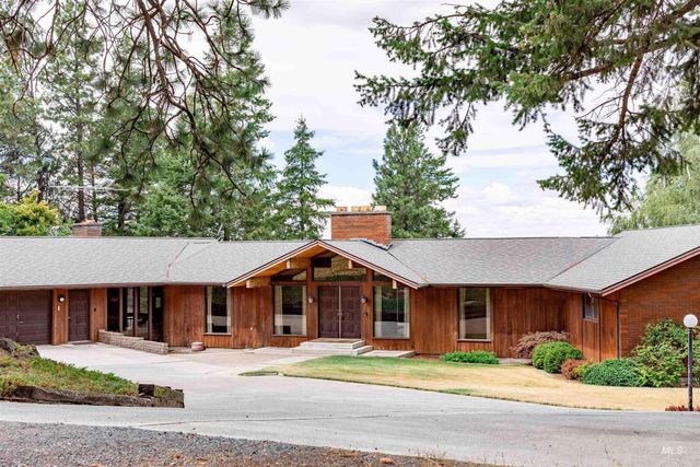 1050 Paradise Ridge Rd, Moscow, ID 83843