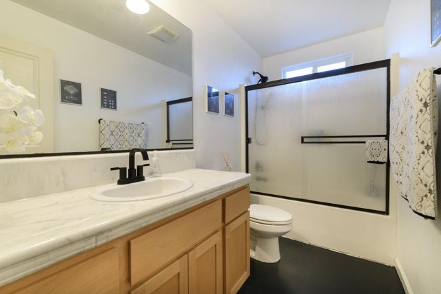 671 Valleybrook Drive, Redding, CA 96003