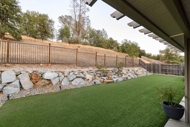 671 Valleybrook Drive, Redding, CA 96003