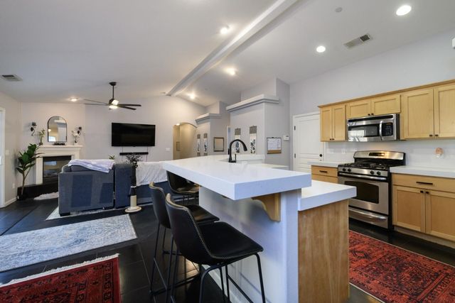 671 Valleybrook Drive, Redding, CA 96003