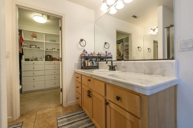 671 Valleybrook Drive, Redding, CA 96003