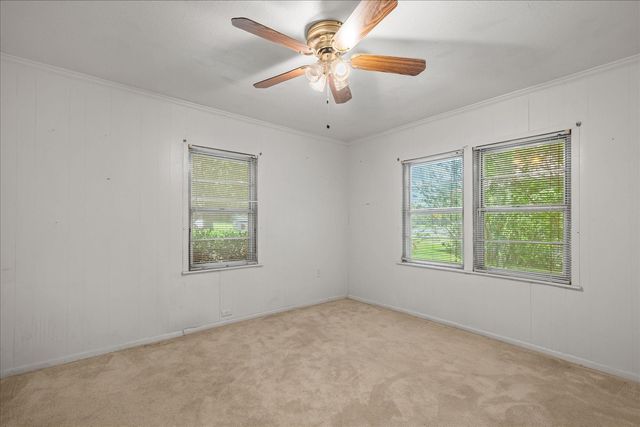 706 S Santa Fe Street, Wolfe City, TX 75496