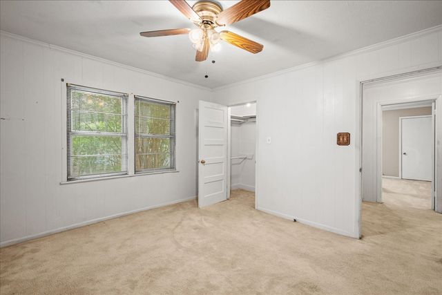 706 S Santa Fe Street, Wolfe City, TX 75496