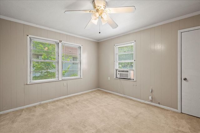 706 S Santa Fe Street, Wolfe City, TX 75496