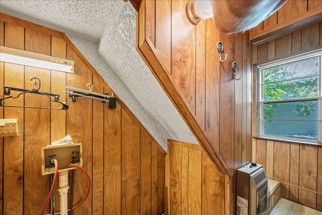 706 S Santa Fe Street, Wolfe City, TX 75496