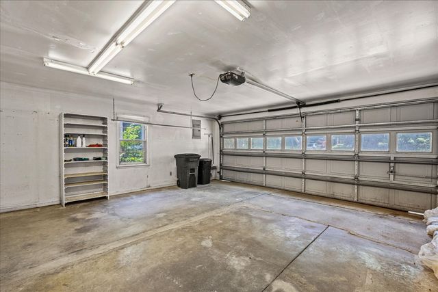 706 S Santa Fe Street, Wolfe City, TX 75496