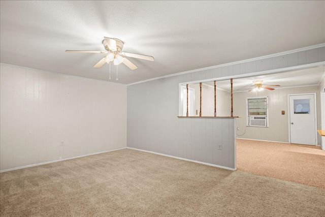 706 S Santa Fe Street, Wolfe City, TX 75496