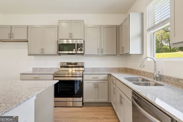 103 Bluefin Street, Adairsville, GA 30103