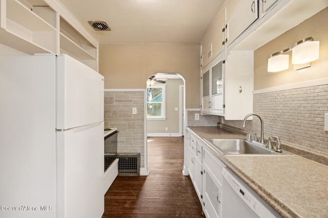 124 N 4th St, Cheney, WA 99004