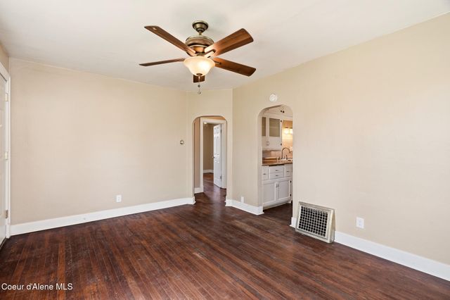 124 N 4th St, Cheney, WA 99004