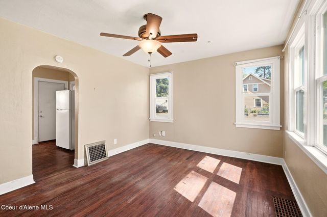 124 N 4th St, Cheney, WA 99004