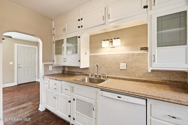 124 N 4th St, Cheney, WA 99004