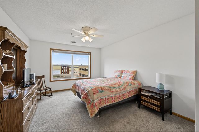 2231 Penn Place 120, North Saint Paul, MN 55109