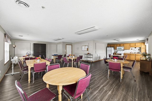 2231 Penn Place 120, North Saint Paul, MN 55109