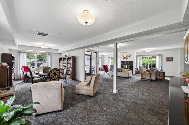 2231 Penn Place 120, North Saint Paul, MN 55109