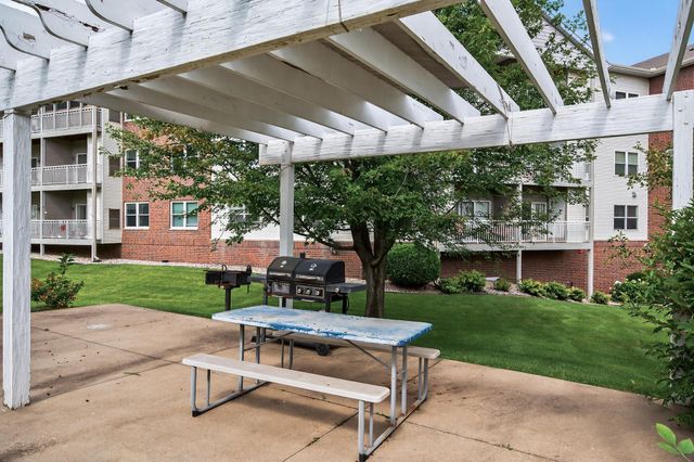 2231 Penn Place 120, North Saint Paul, MN 55109