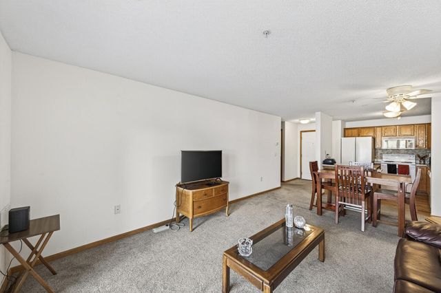 2231 Penn Place 120, North Saint Paul, MN 55109