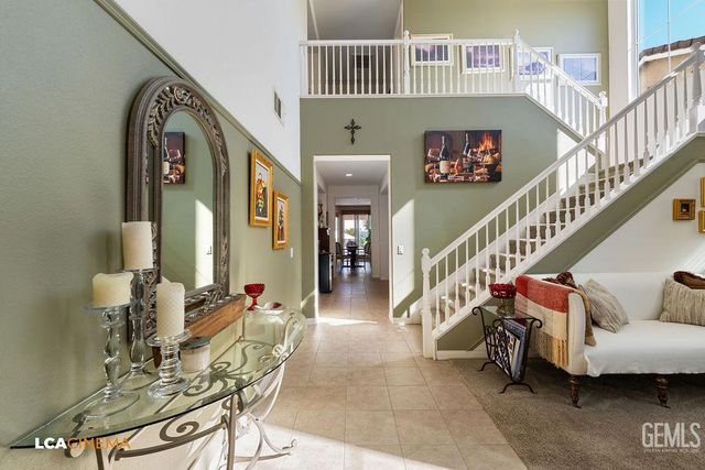 4200 Windy Walk Court, Bakersfield, CA 93311