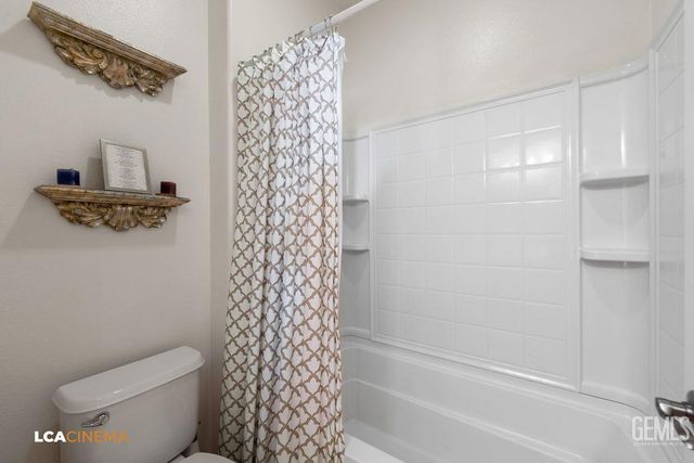 4200 Windy Walk Court, Bakersfield, CA 93311