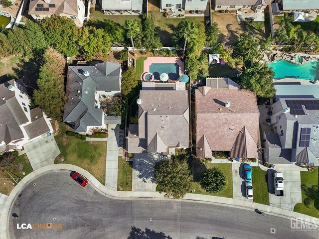 4200 Windy Walk Court, Bakersfield, CA 93311