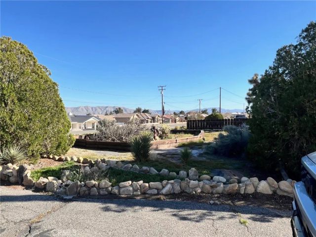 18282 Manzanita Street, Hesperia, CA 92345