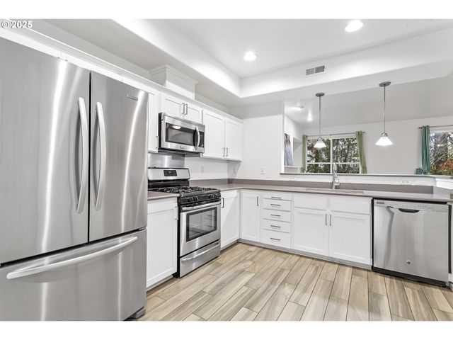 2253 Ne SHEFFIELD Ave, Hillsboro, OR 97006