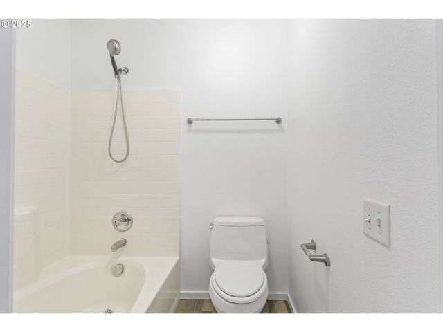 2253 Ne SHEFFIELD Ave, Hillsboro, OR 97006