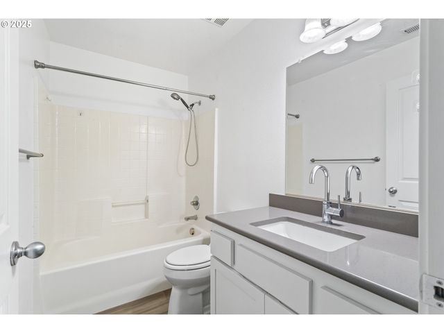 2253 Ne SHEFFIELD Ave, Hillsboro, OR 97006