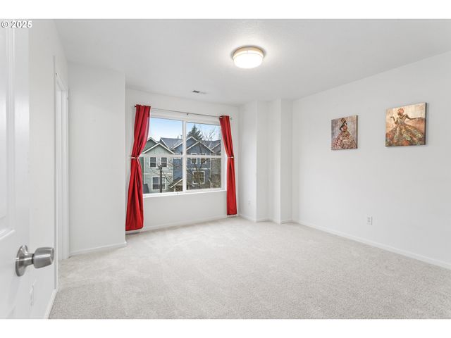 2253 Ne SHEFFIELD Ave, Hillsboro, OR 97006