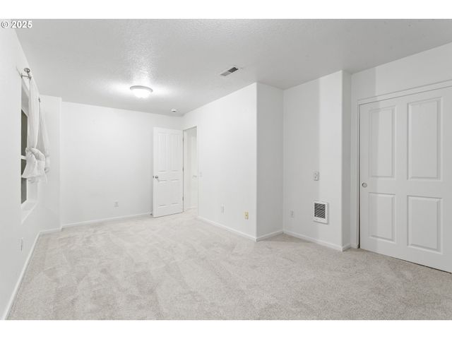 2253 Ne SHEFFIELD Ave, Hillsboro, OR 97006