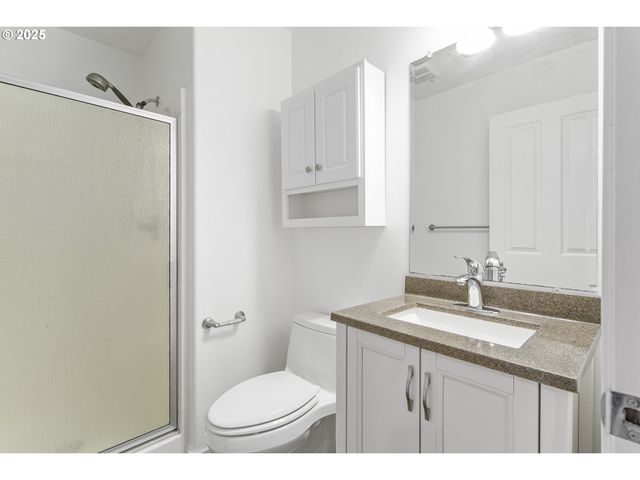 2253 Ne SHEFFIELD Ave, Hillsboro, OR 97006