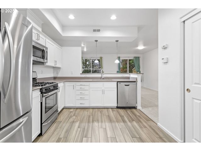 2253 Ne SHEFFIELD Ave, Hillsboro, OR 97006