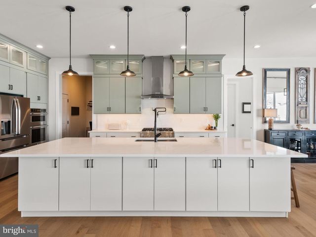 2617 HAWTHORN DR, Norristown, PA 19403