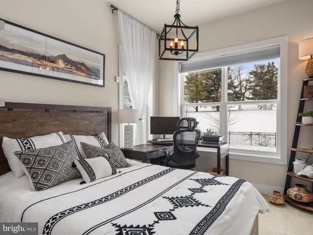 2617 HAWTHORN DR, Norristown, PA 19403